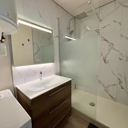 4/6 Pers. Les Pieds Dans L'eau Avec Parking A St-hilaire-de-riez - Fr-1-323-516 Apartment